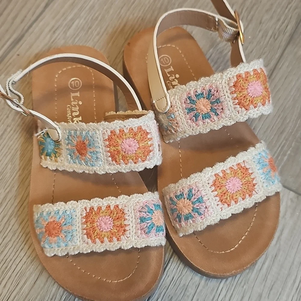 7 Pairs Kids Summer Sandals - Yellow, Tan, Pink Styles. Reef Waterproof Sandals - Picture 4 of 14